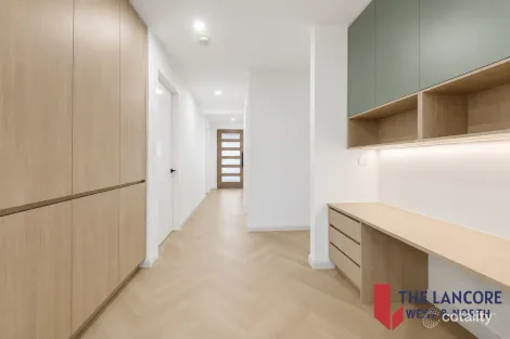 Property photo of 31 Burrawang Loop Mickleham VIC 3064