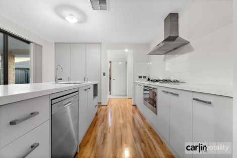 Property photo of 42 Sunstone Boulevard Treeby WA 6164