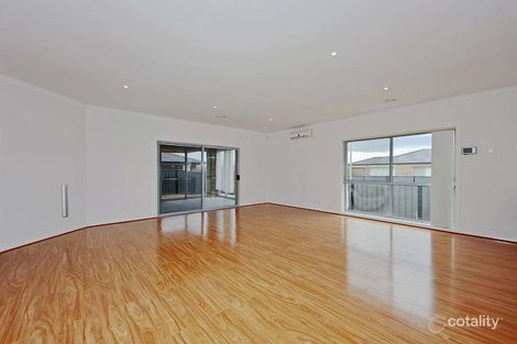 Property photo of 13 Grosvenor Crescent Derrimut VIC 3026
