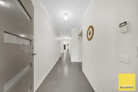 Property photo of 35 Wylie Circuit Burnside Heights VIC 3023