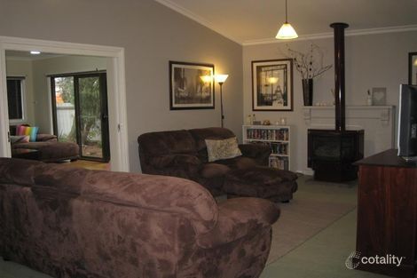 Property photo of 11 Dampier Avenue Shepparton VIC 3630