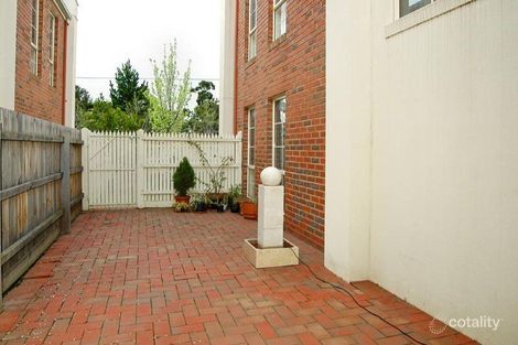 Property photo of 63 Coleman Parade Glen Waverley VIC 3150