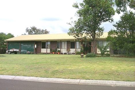 16 Rose St, Yamanto, QLD 4305