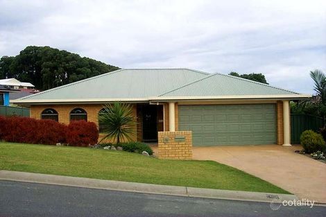 10 Fernleigh Ave, Korora, NSW 2450