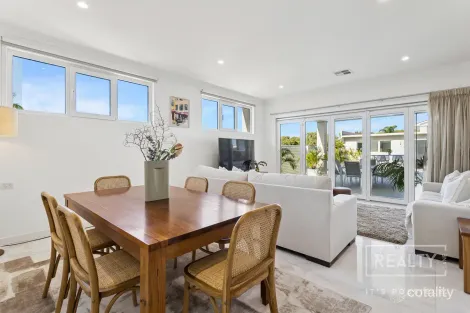 Property photo of 8 Whiley Road Marmion WA 6020