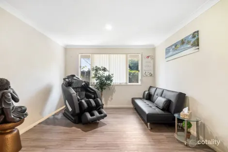 Property photo of 16 Beamont Place Forest Lake QLD 4078