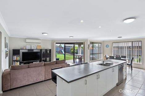 Property photo of 28 Broomfield Crescent Hunterview NSW 2330