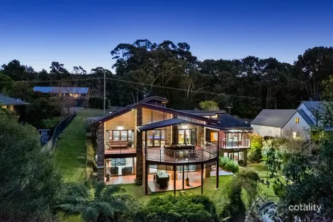 Property photo of 31 Bellbird Avenue Kurrajong Heights NSW 2758