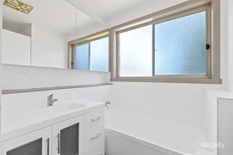 Property photo of 20 Mersey Crescent Seaford VIC 3198