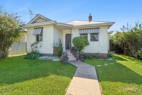 10 Wade St, Crookwell, NSW 2583