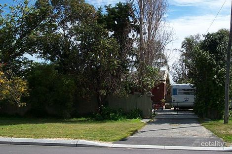 6 Waverley Rd, Coolbellup, WA 6163