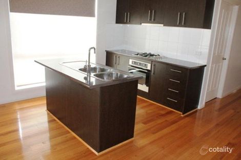 Property photo of 18 Ebony Circuit Craigieburn VIC 3064