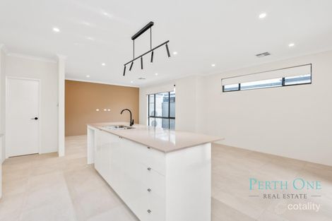 Property photo of 41 Cedarleaf Entrance Treeby WA 6164