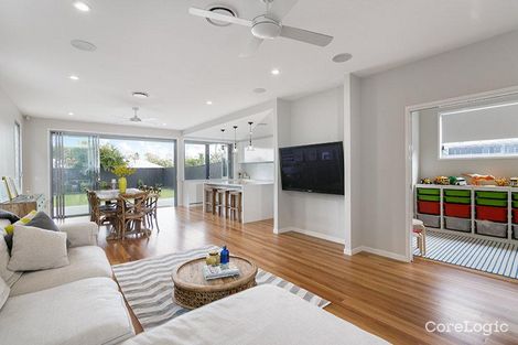 Property photo of 28 King Arthur Terrace Tennyson QLD 4105