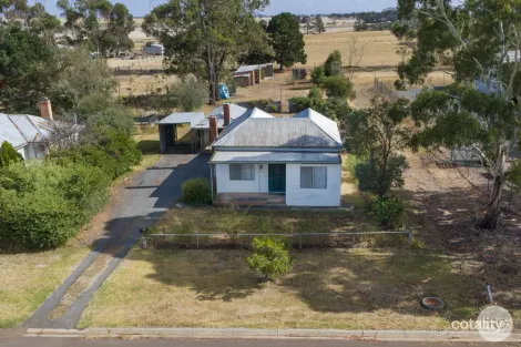 Property photo of 100 Montgomery Street Skipton VIC 3361