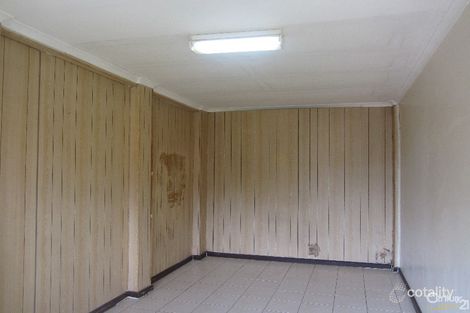 18 Musgrave Cres, Fairfield West, NSW 2165