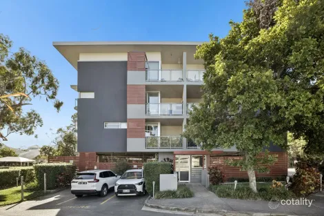 1/5 Carey Lane, Southport, QLD 4215