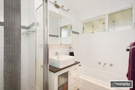 Property photo of 11 Lawn Avenue Bradbury NSW 2560