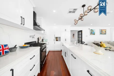 Property photo of 18 Pleasure Point Road Pleasure Point NSW 2172