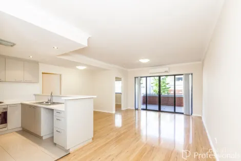 4/2 Stockton Bend, Cockburn Central, WA 6164