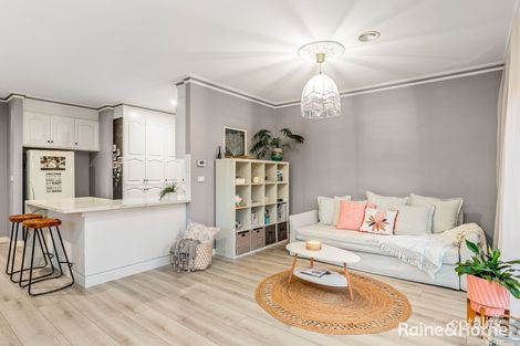 Property photo of 17 Oberon Way Newport VIC 3015