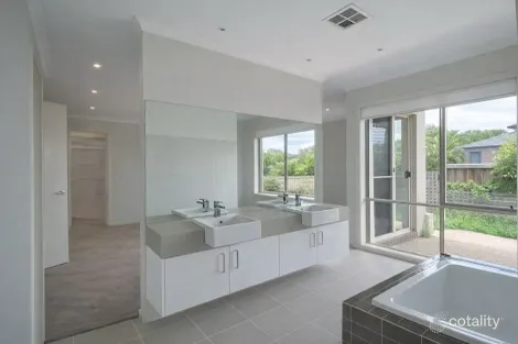 Property photo of 40 Fongeo Drive Point Cook VIC 3030
