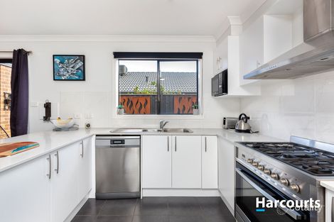 Property photo of 8 Carambola Place Berwick VIC 3806