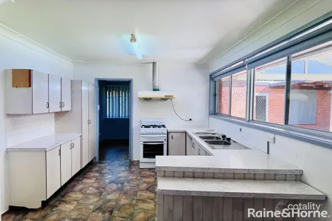 Property photo of 42 Wyangala Crescent Leumeah NSW 2560