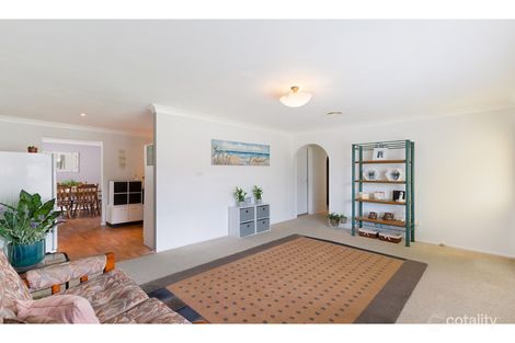 Property photo of 98 Lakedge Avenue Berkeley Vale NSW 2261