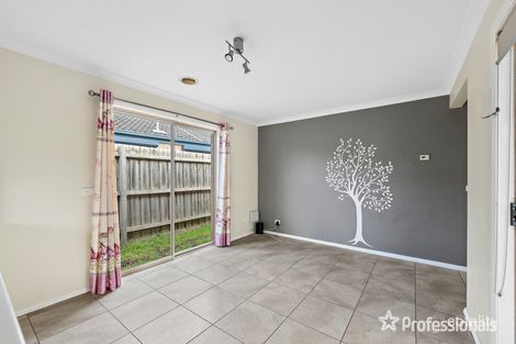 Property photo of 1 Calais Circuit Cranbourne West VIC 3977