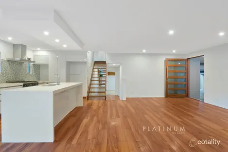 Property photo of 31 Lutana Avenue Miami QLD 4220
