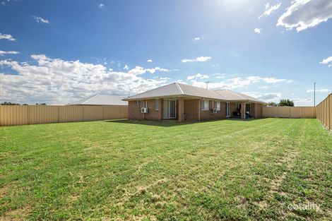 Property photo of 25 Lakeside Drive Emerald QLD 4720