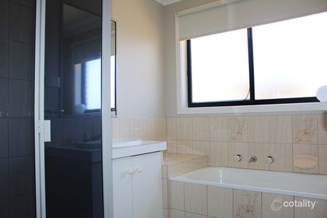 Property photo of 33 Missouri Place Werribee VIC 3030