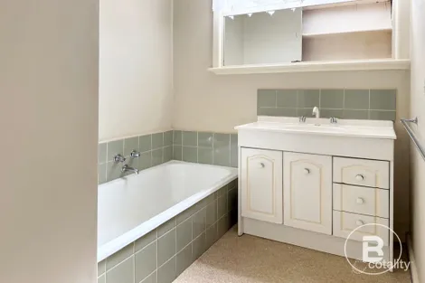 Property photo of 4 Malcolm Street Bacchus Marsh VIC 3340