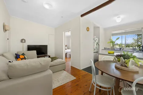 1/17 Clegg Pde, Newmarket, QLD 4051