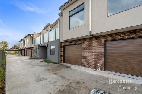 Property photo of 27 Lyall Street Cranbourne VIC 3977