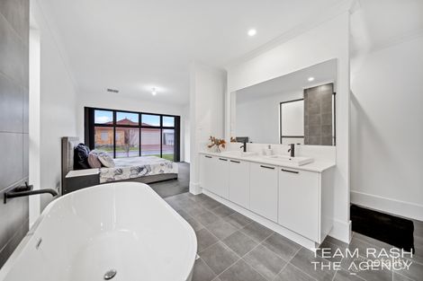 Property photo of 5 Alicante Road Caversham WA 6055