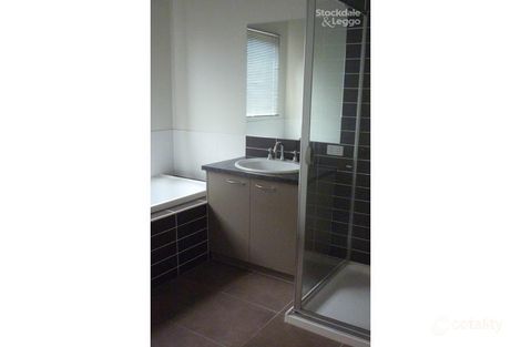 Property photo of 23 Taig Avenue Kialla VIC 3631