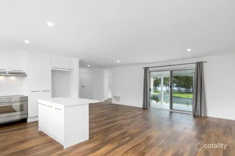 Property photo of 20 Lakeside Drive Kanahooka NSW 2530