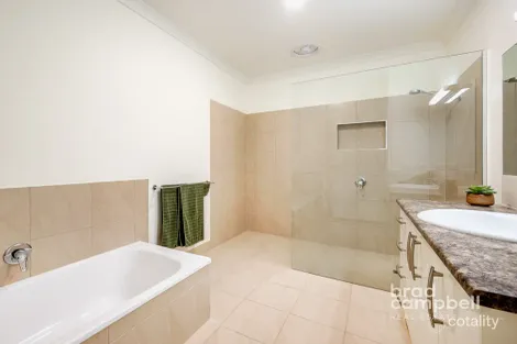 Property photo of 1 Joanna Nook Kialla VIC 3631