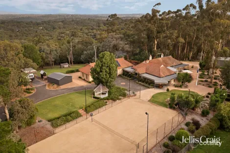 Property photo of 2 Ashley Court Research VIC 3095