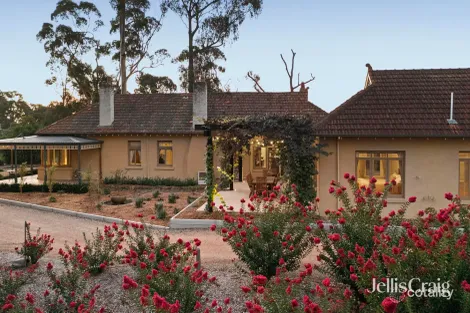 Property photo of 2 Ashley Court Research VIC 3095