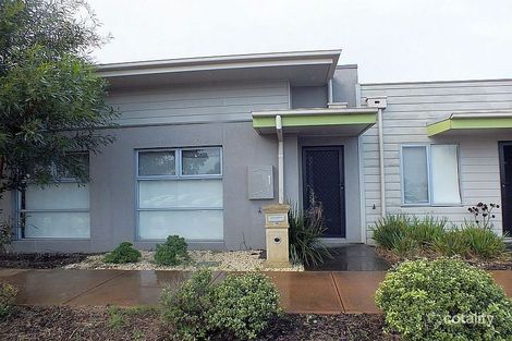 Property photo of 10 Acorn Lane Pakenham VIC 3810