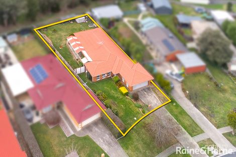 Property photo of 27 Sunny Park Close Gisborne VIC 3437