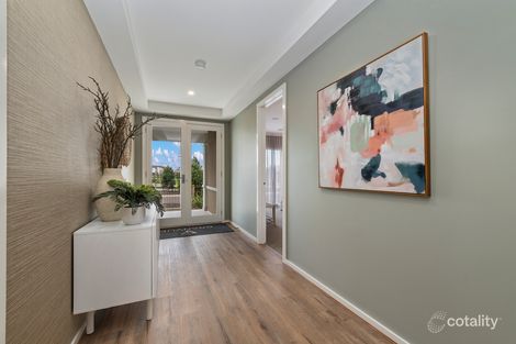 Property photo of 8 Mamic Boulevard Fraser Rise VIC 3336