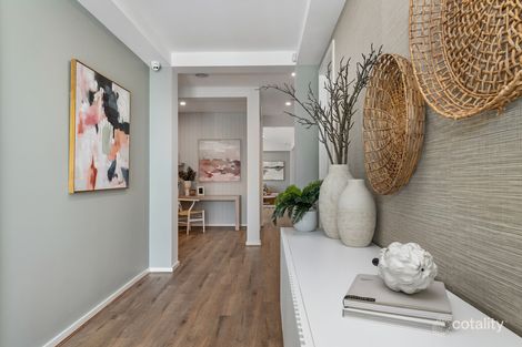 Property photo of 8 Mamic Boulevard Fraser Rise VIC 3336