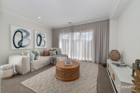 Property photo of 8 Mamic Boulevard Fraser Rise VIC 3336