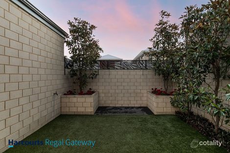 Property photo of 34 Leschenault Boulevard Lake Coogee WA 6166