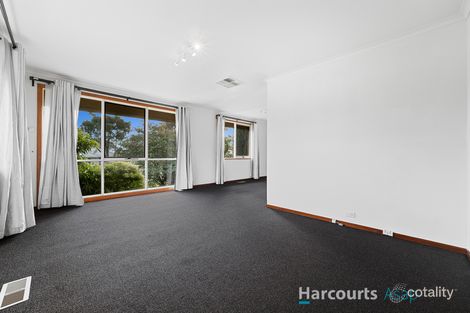 Property photo of 18 Haverstock Hill Close Endeavour Hills VIC 3802