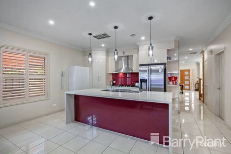 Property photo of 5 Leonie Close South Morang VIC 3752